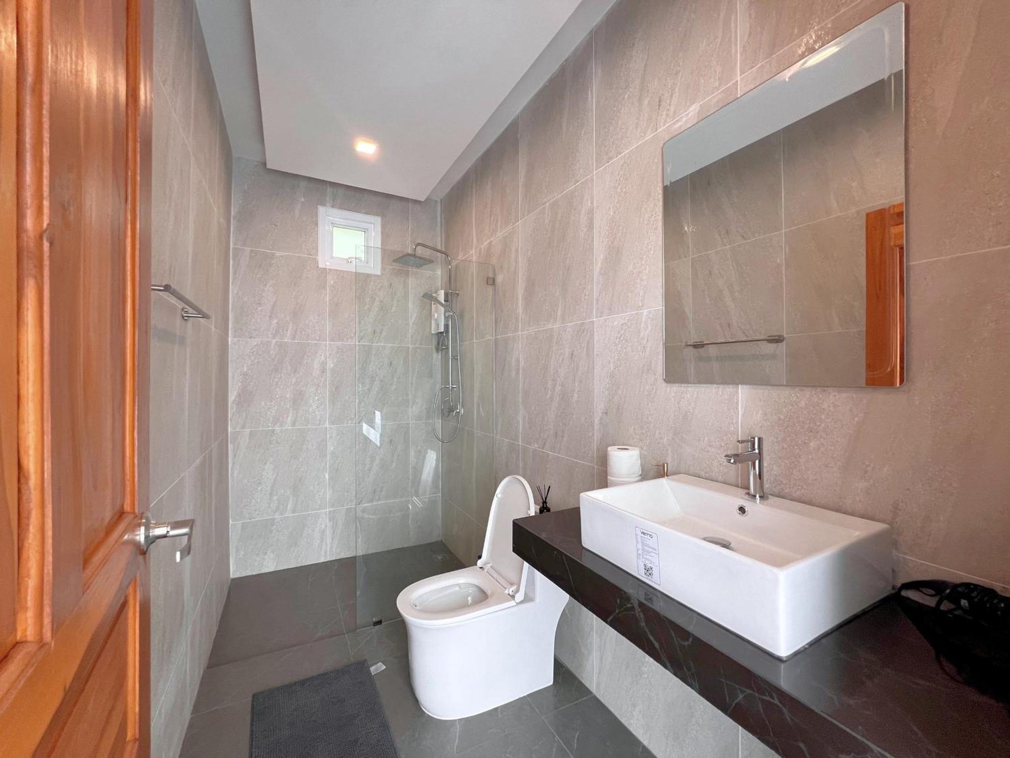 Modern & Cozy 3br Pool - Prymabianca *